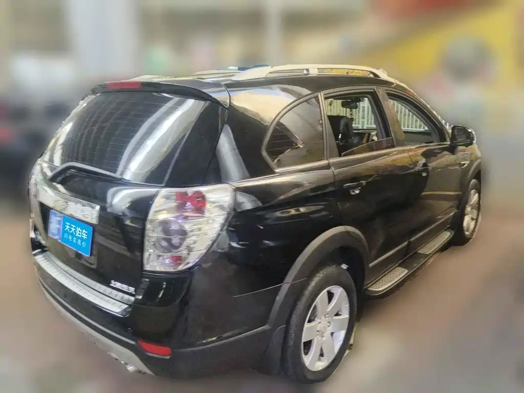 Chevrolet Captiva 2013 2012 Model 2.4L 2WD Urban Edition 5-Seater