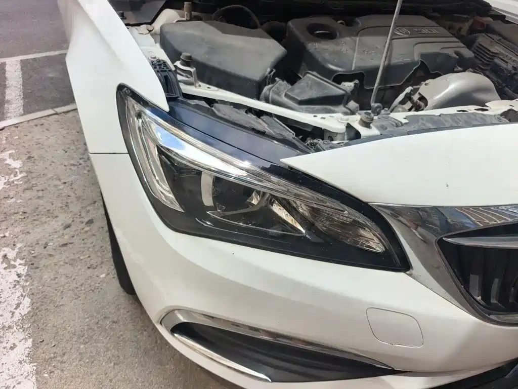 Photo 7 - Buick Verano
