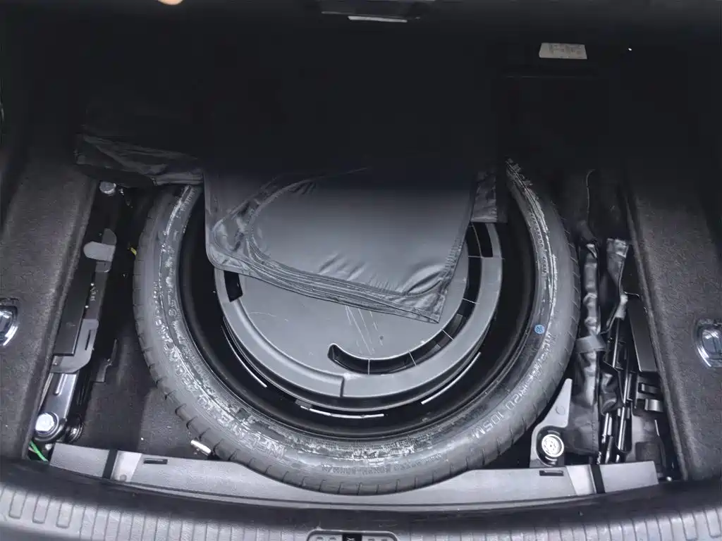 Фото 25 - Audi A6L
