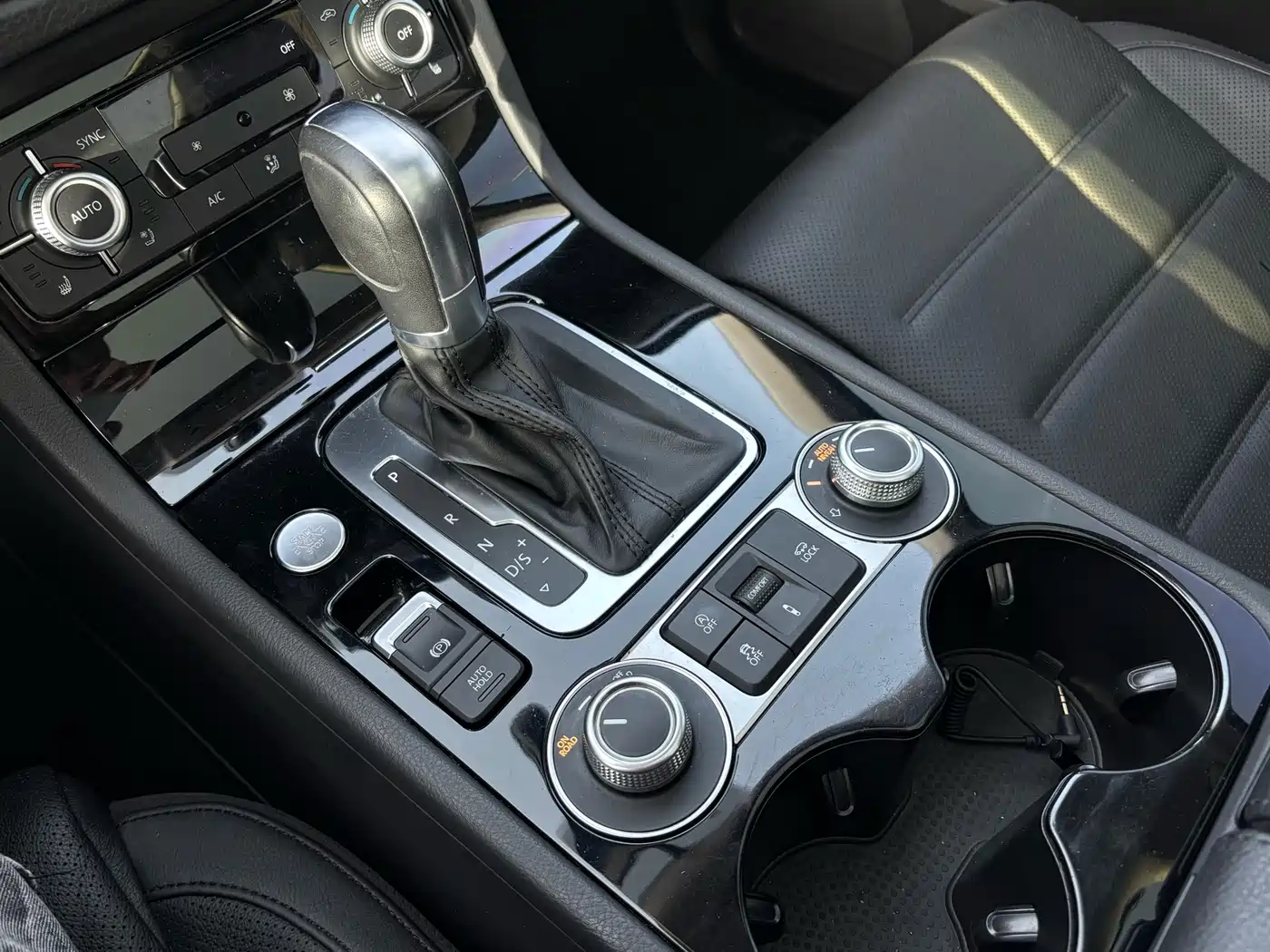 Volkswagen Touareg 2016 3.0TSI High Configuration фото 16