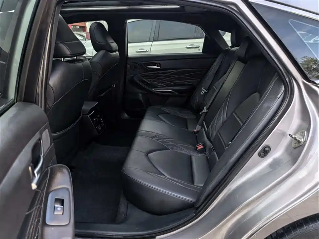 Toyota Avalon 2019 2.5L Touring Premium Edition China VI фото 14