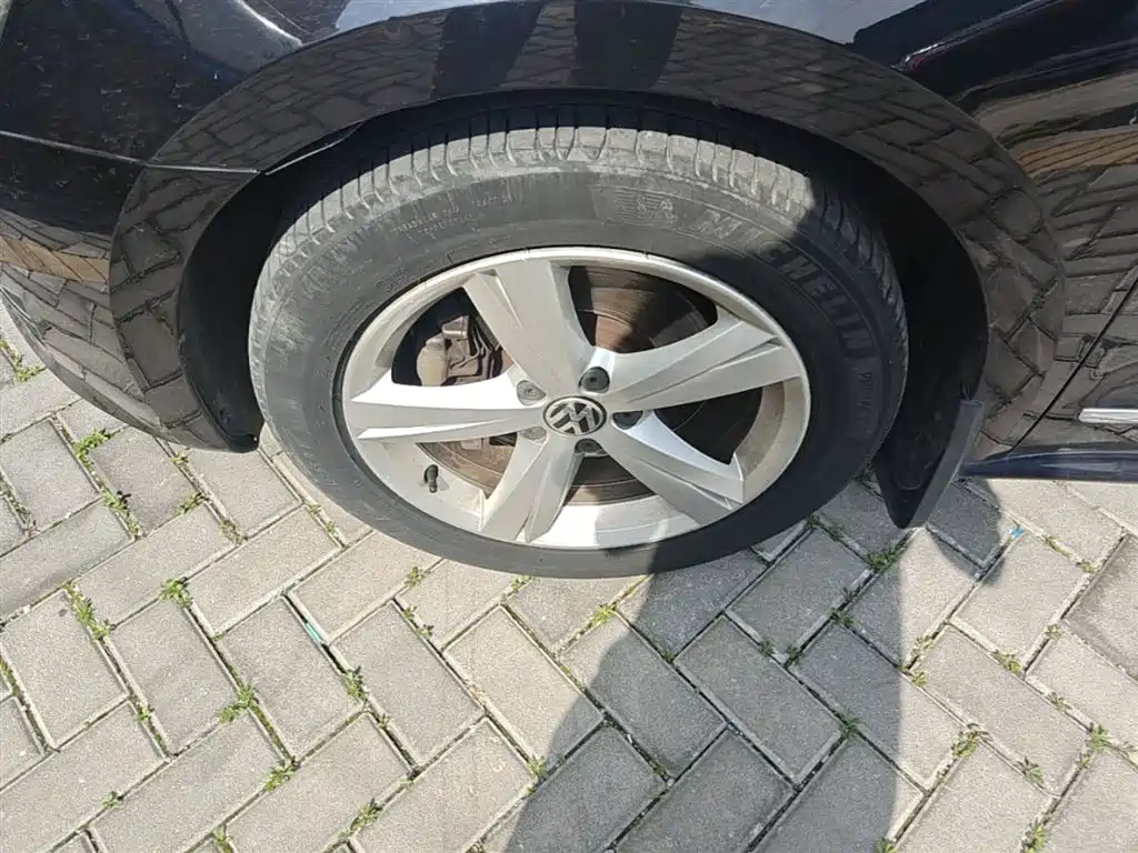 Volkswagen Passat 2014 2.0TSI DSG Executive Edition фото 23