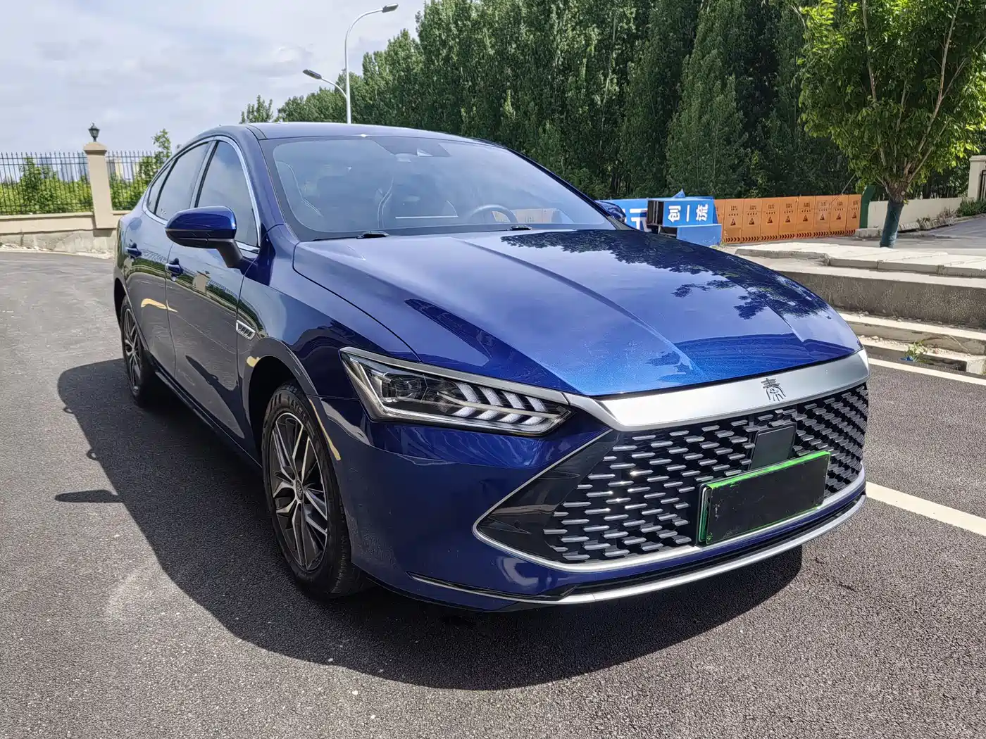 BYD Qin PLUS 2021 DM-i 120KM Flagship фото 3