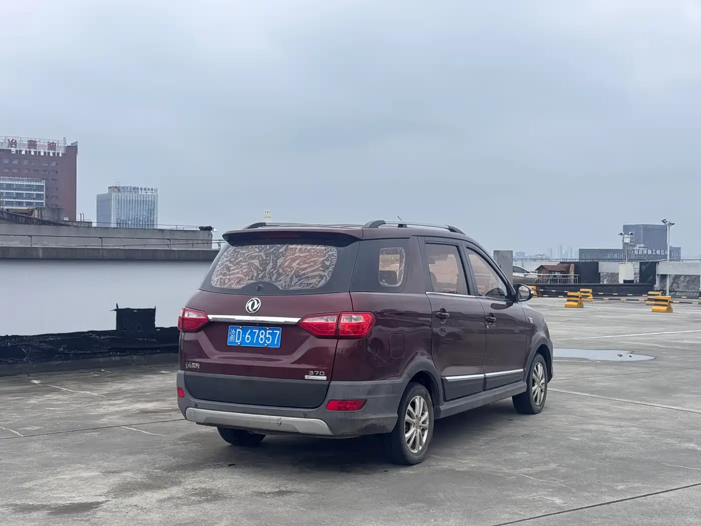 Dongfeng Fengguang Fengguang 370 2016 2016 1.5L Manual Elite Travel Edition 7-seater