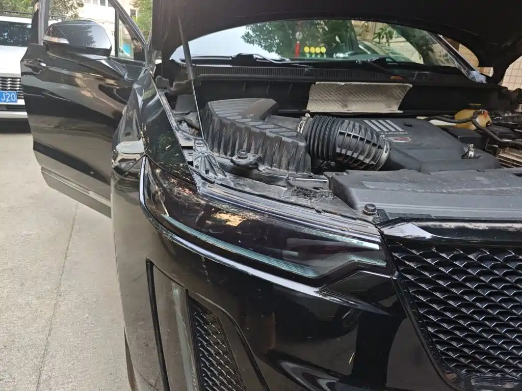 Фото 7 - Cadillac XT6