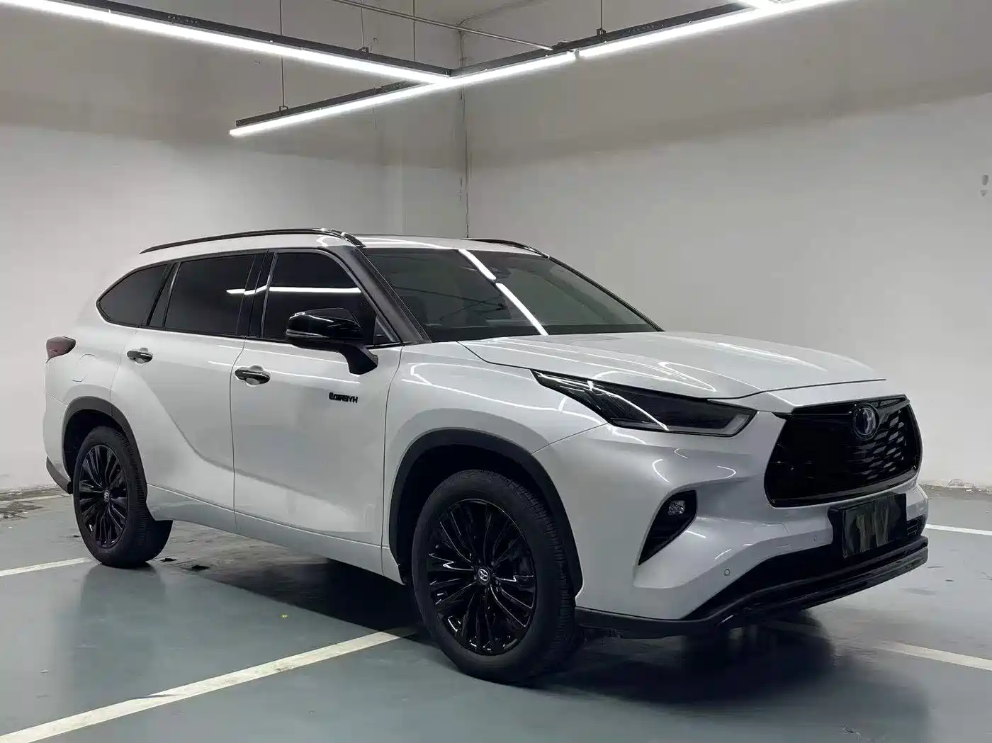 Toyota Highlander 2024 2.5L Smart Hybrid 4WD Premium 7-seater фото 3