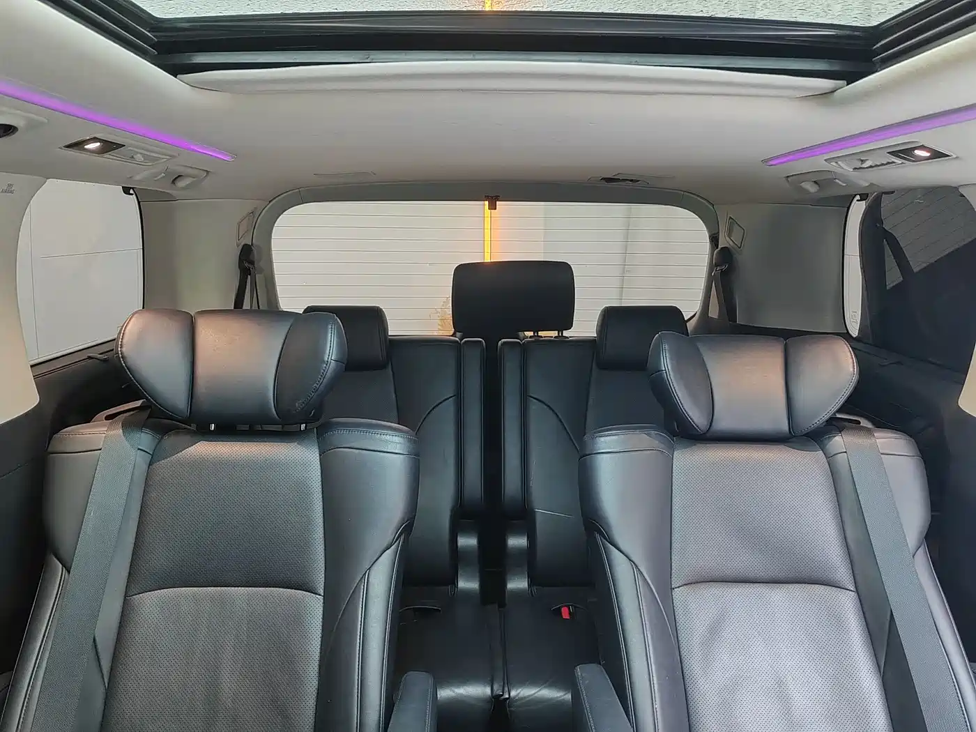 Toyota Vellfire 2020 Twin Engine 2.5L HV Luxury Edition фото 17