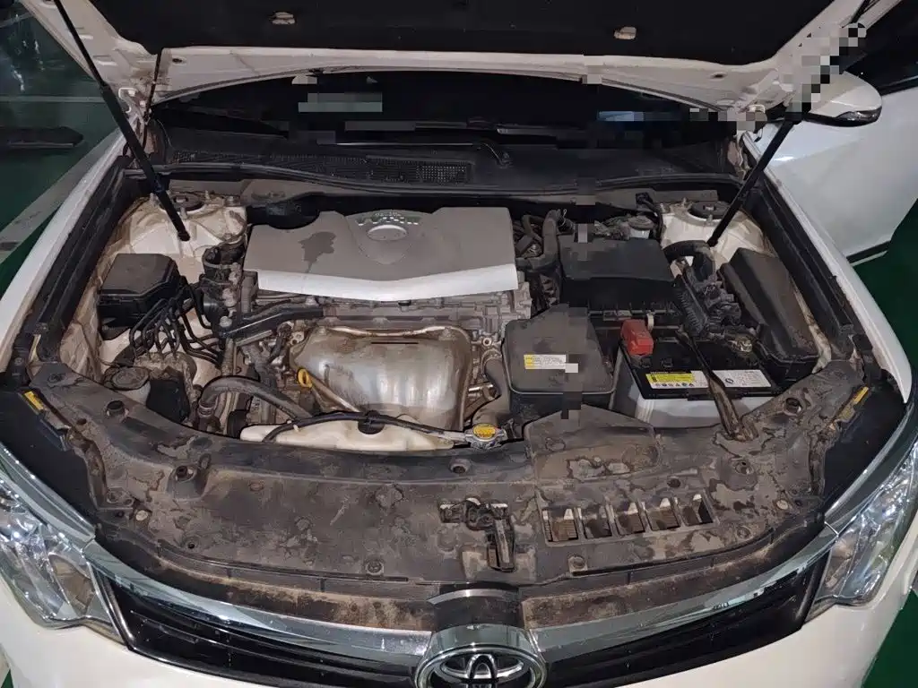 Фото 21 - Toyota Camry