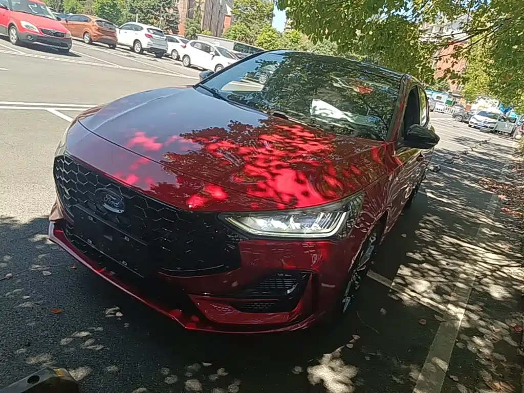 Ford Focus 2023 2022 Sedan EcoBoost 180 Automatic ST Line