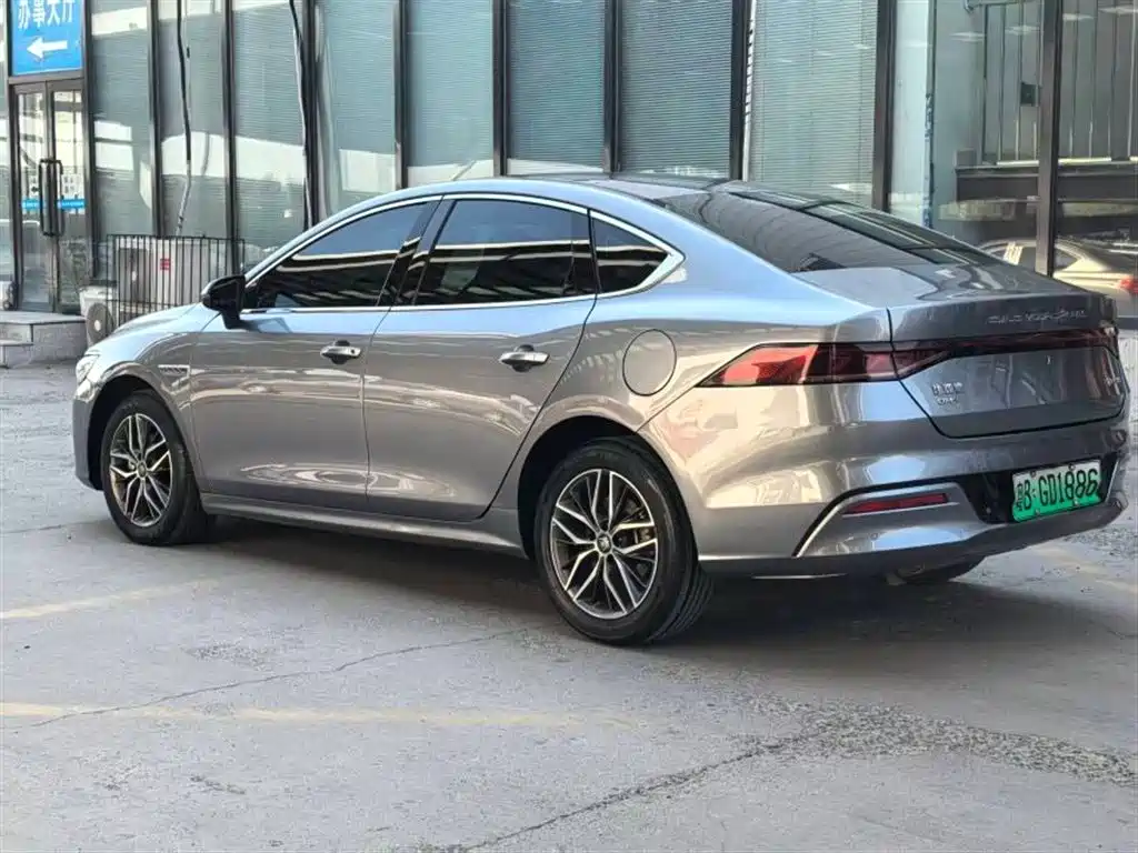 BYD Qin PLUS 2021 DM-i 120KM Premium фото 3