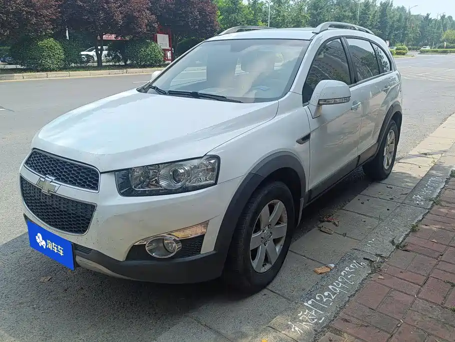 Photo 1 - Chevrolet Captiva