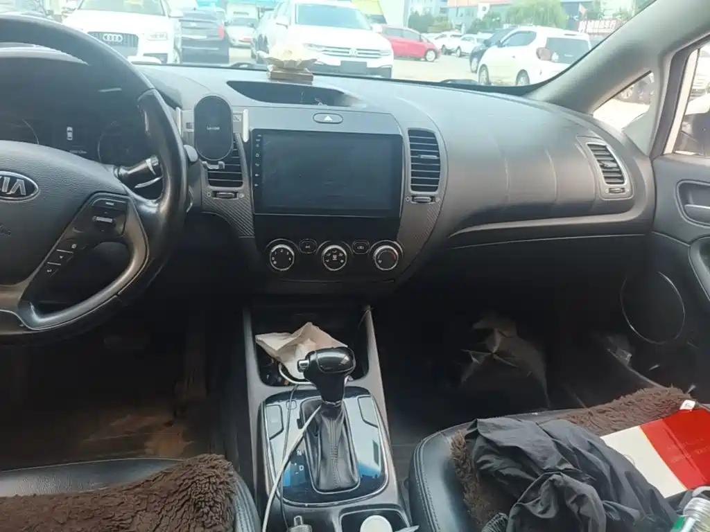 Photo 13 - Kia K3