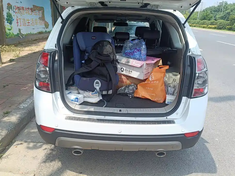 Photo 4 - Chevrolet Captiva
