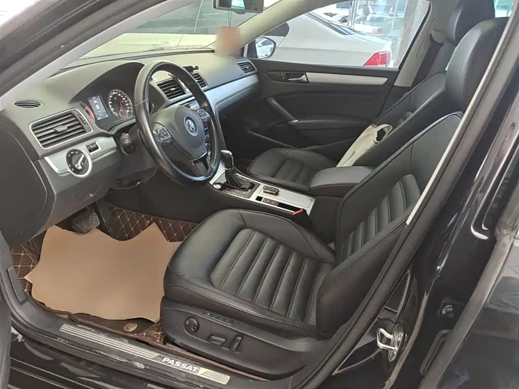 Volkswagen Passat 2015 1.8TSI DSG Prestige Edition фото 15