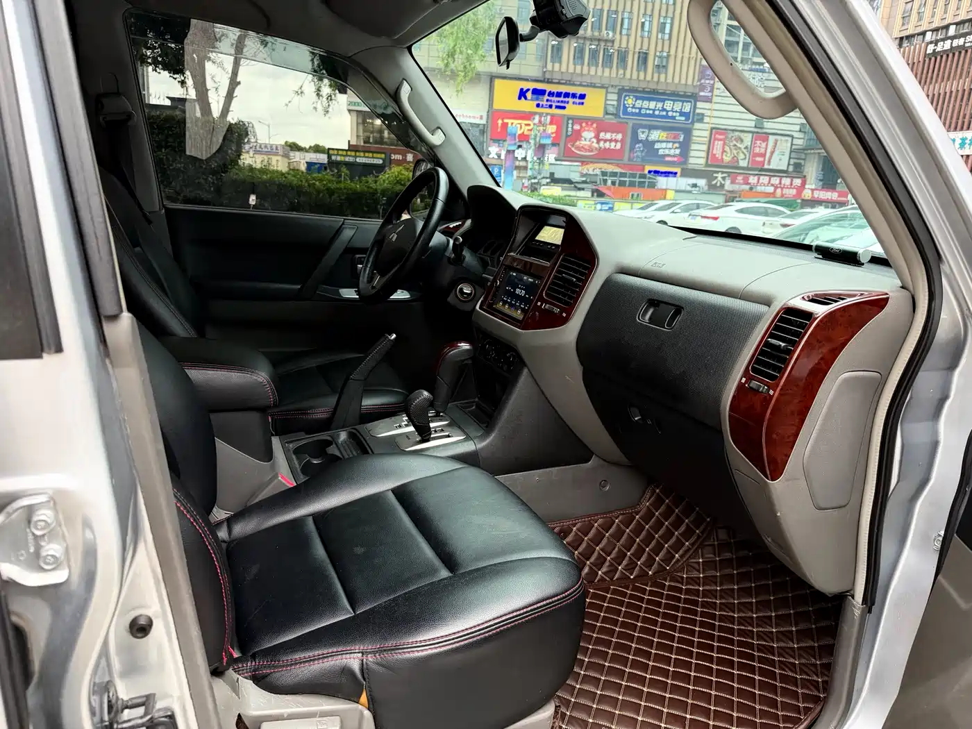 Mitsubishi Pajero 2011 Mitsubishi Pajero V73 3.0L AT GLX фото 10