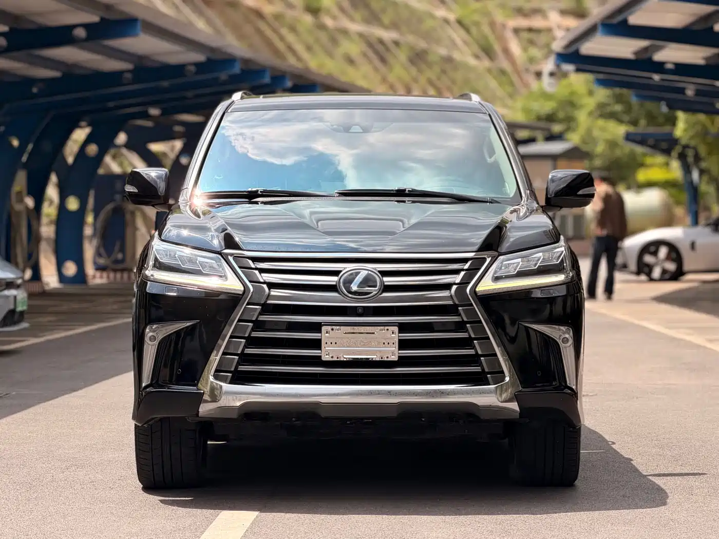 Lexus LX 2017 570 Prestige Luxury фото 2