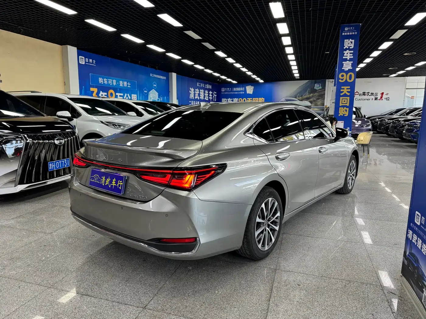 Lexus ES 2025 200 Ultimate Edition фото 16