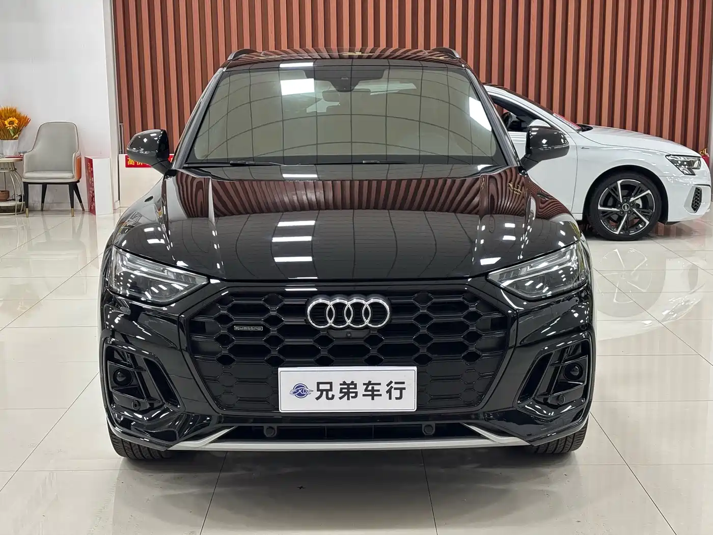 Audi Q5L 2025 45th Anniversary Edition 45 TFSI Luxury Sport фото 2