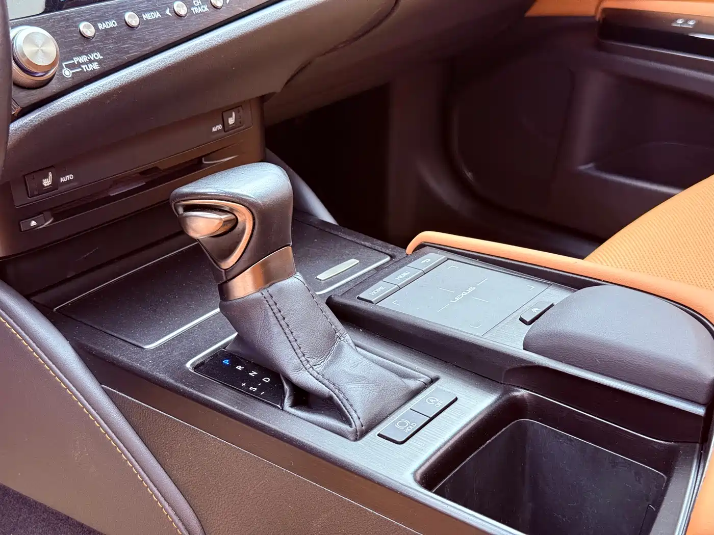 Lexus ES 2021 260 Excellence Edition фото 15