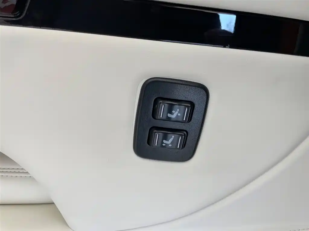 MERCEDES-BENZ V CLASS