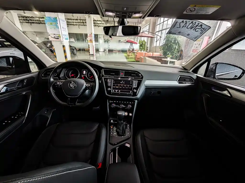 Volkswagen Tiguan L 2017 380TSI Automatic 4WD Luxury Edition фото 23