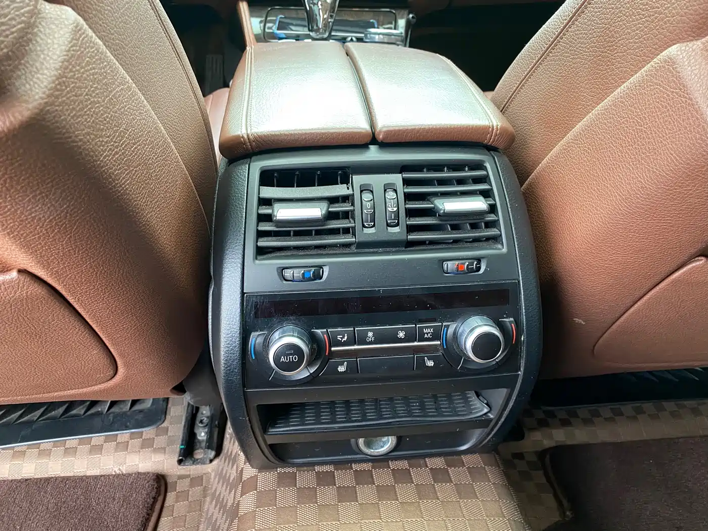 BMW 5 Series 2015 535Li Leading фото 17