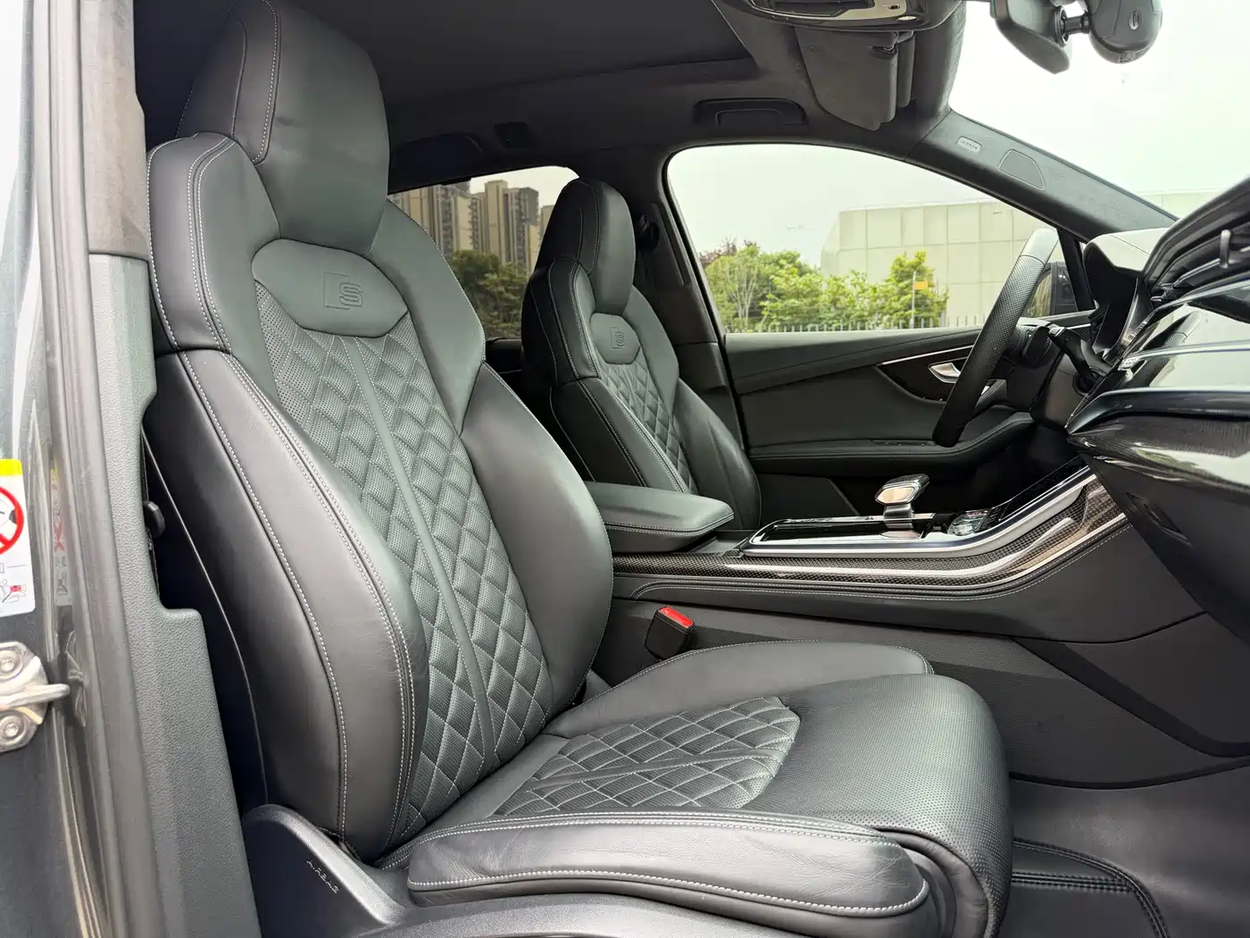 Audi SQ7 2024 4.0 TFSI Dark Knight Edition фото 12