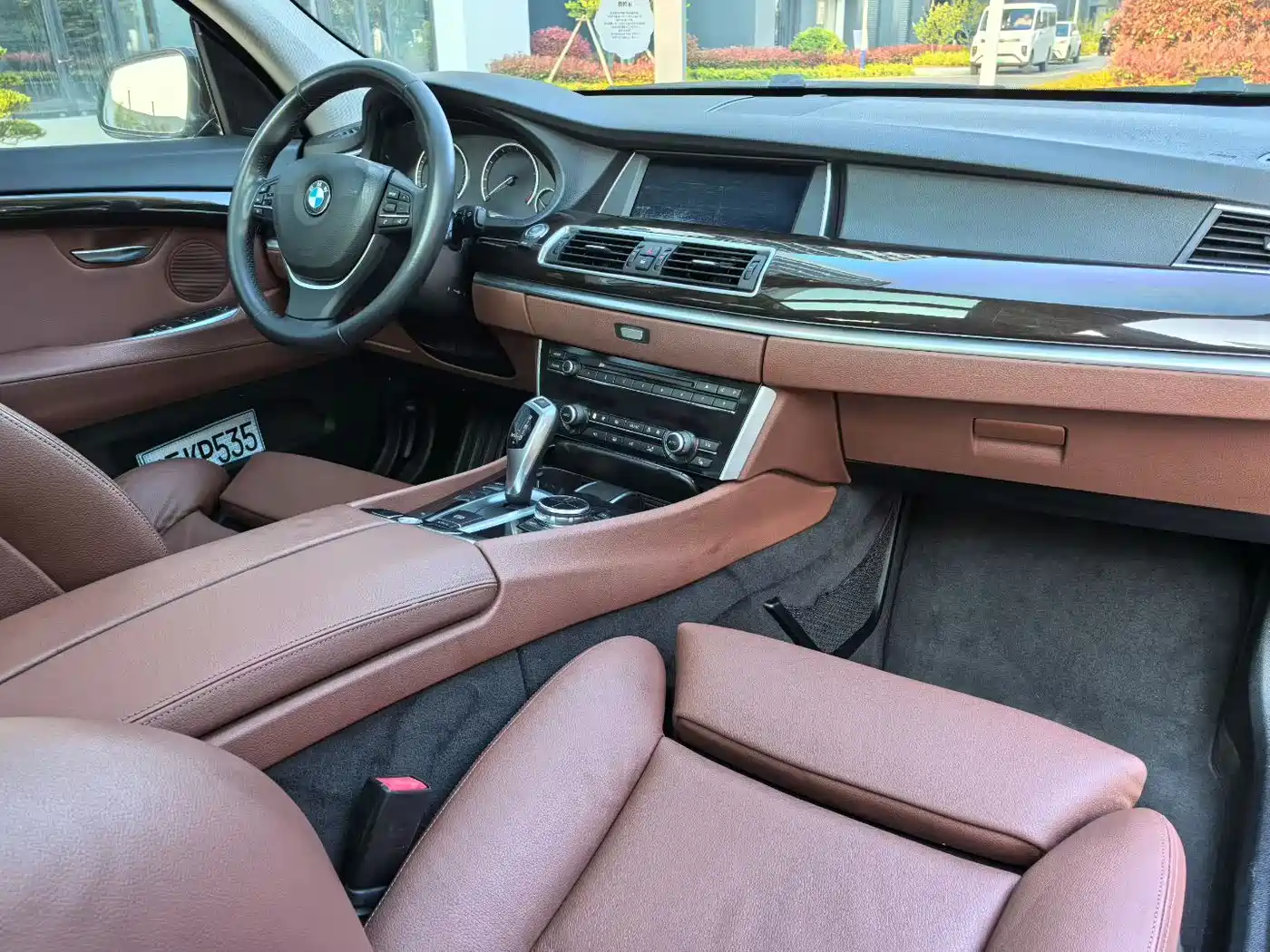 BMW 5 Series GT 2013 535i Leadership фото 5
