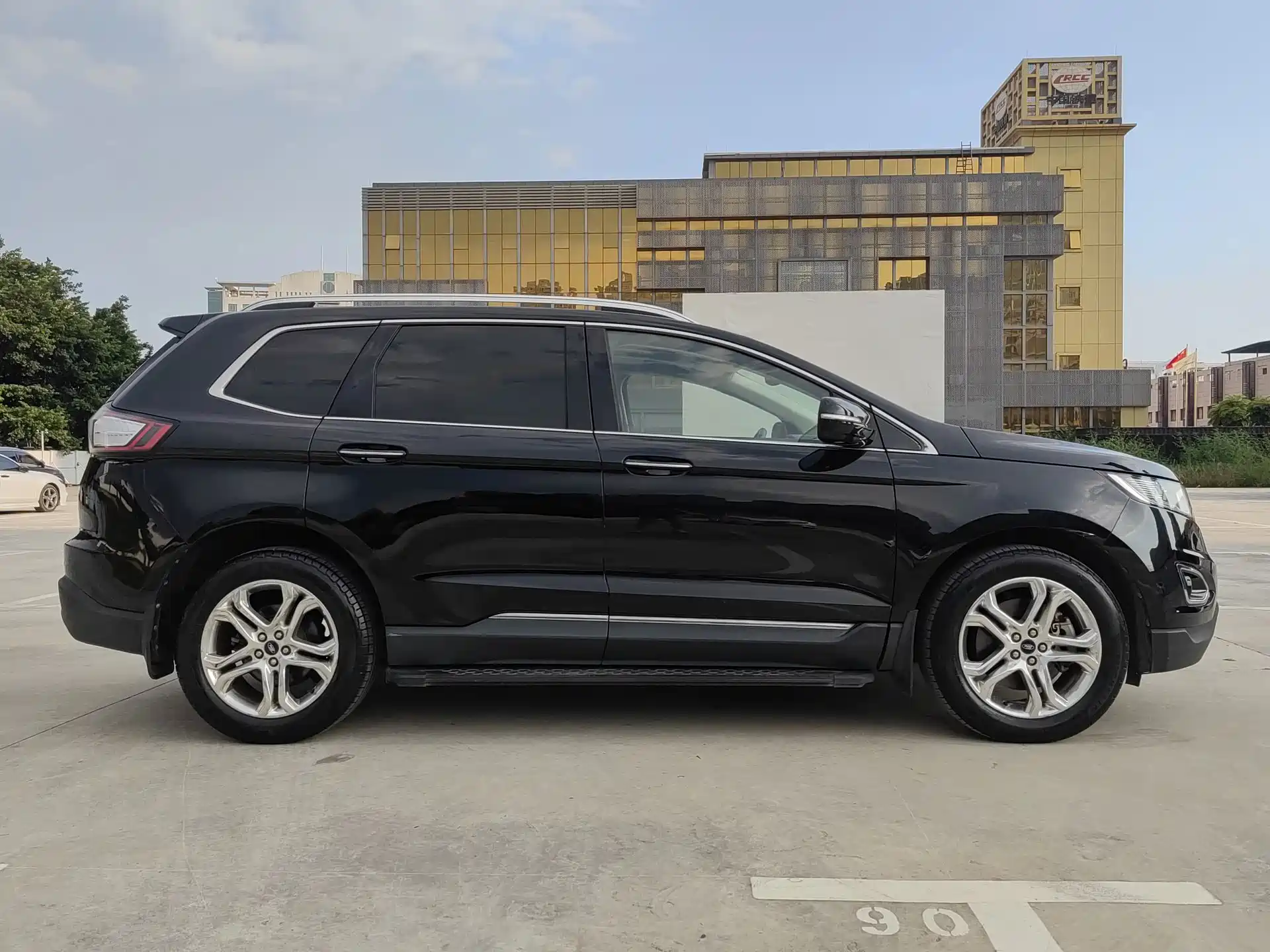 Фото 9 - Ford Edge