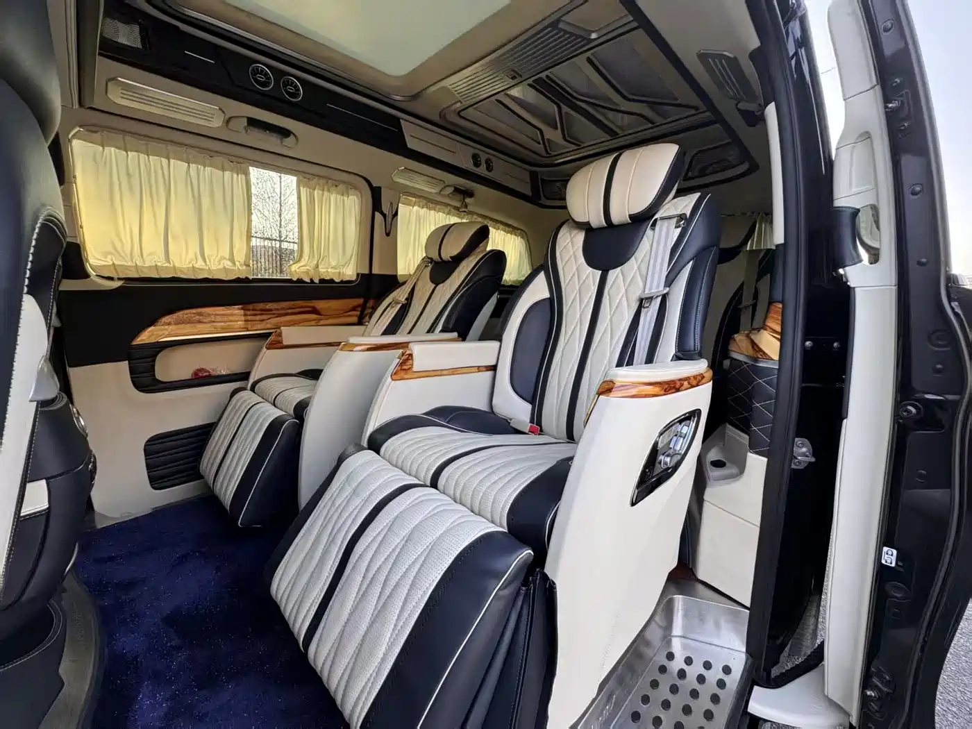 Mercedes-Benz V-Class 2020 Model V 260 L Long Wheelbase Luxury фото 8