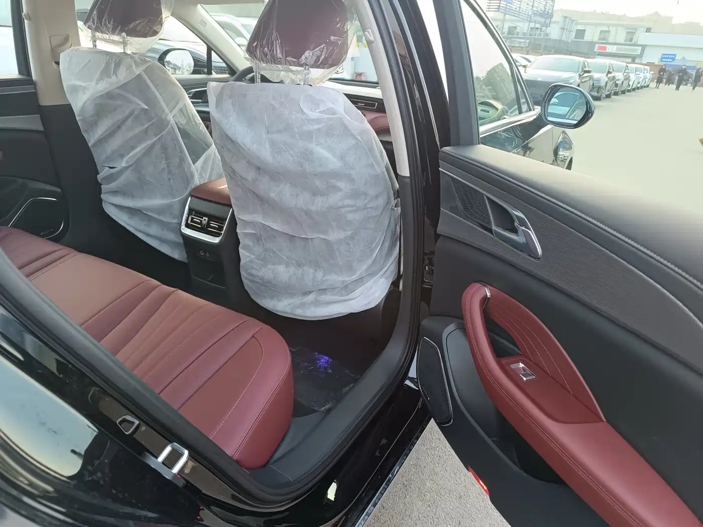 Hongqi H5 2024 1.5T DCT Smart Connect Flag Joy Edition фото 17