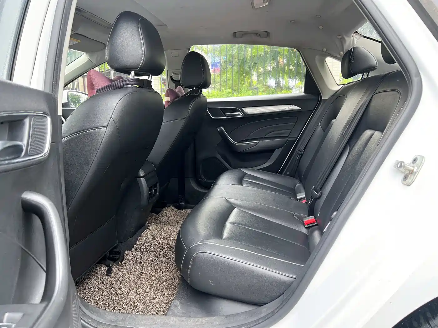 Roewe i6 New Energy 2018 2017 45T Hybrid Connected Smart Enjoyment Edition