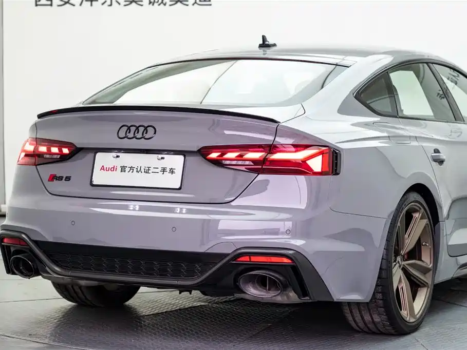 Audi RS 5 2023 Model RS 5 2.9T Sportback Dark Gold Edition фото 29