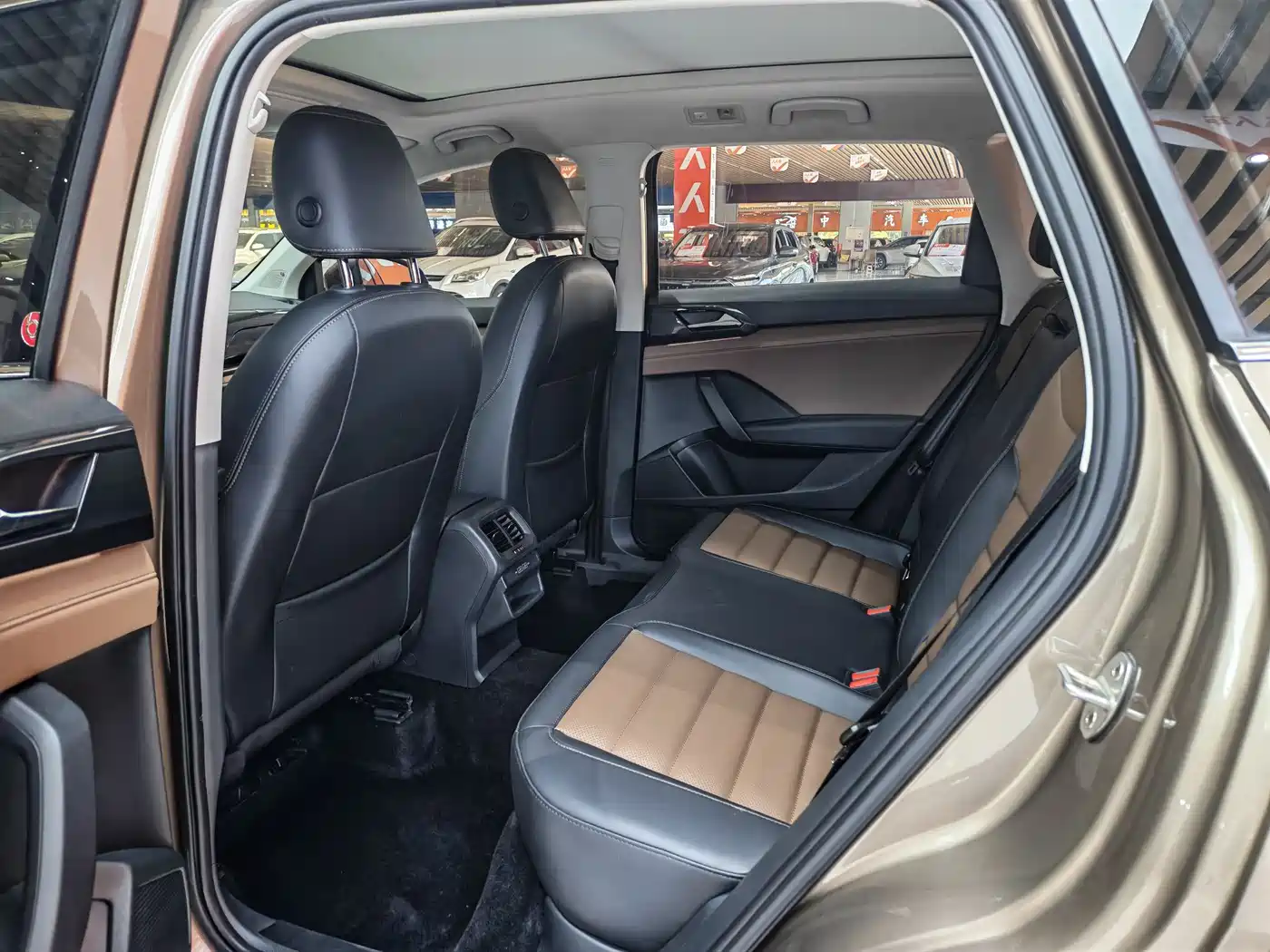Volkswagen Tharu 2019 Model 330TSI 4WD Flagship Edition China VI фото 5