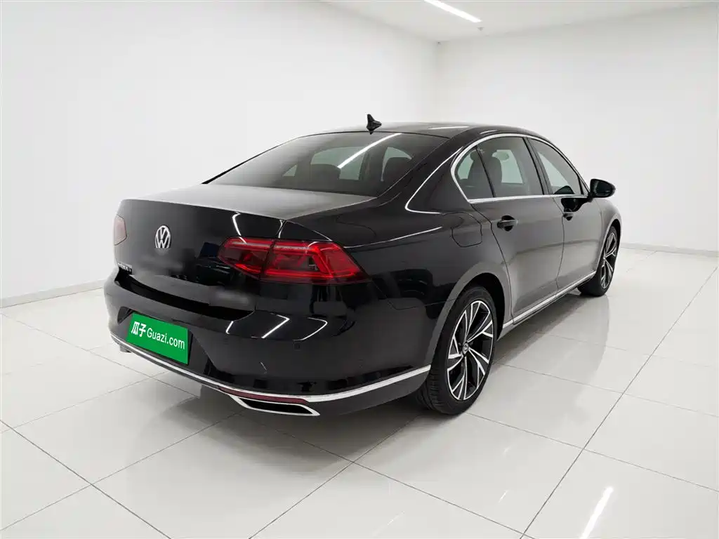 Volkswagen Magotan 2020 330TSI DSG Luxury фото 7