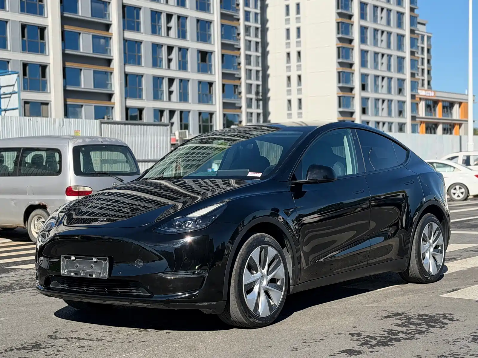 Фото 1 - Tesla Model Y