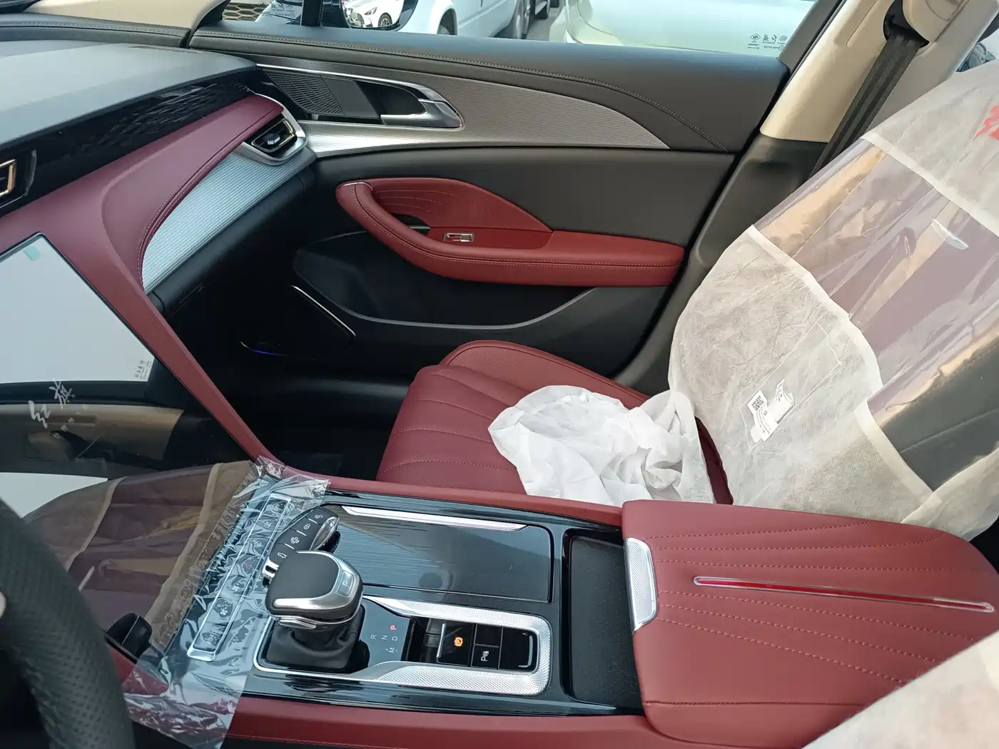 Hongqi H5 2024 1.5T DCT Smart Connect Flag Joy Edition фото 6