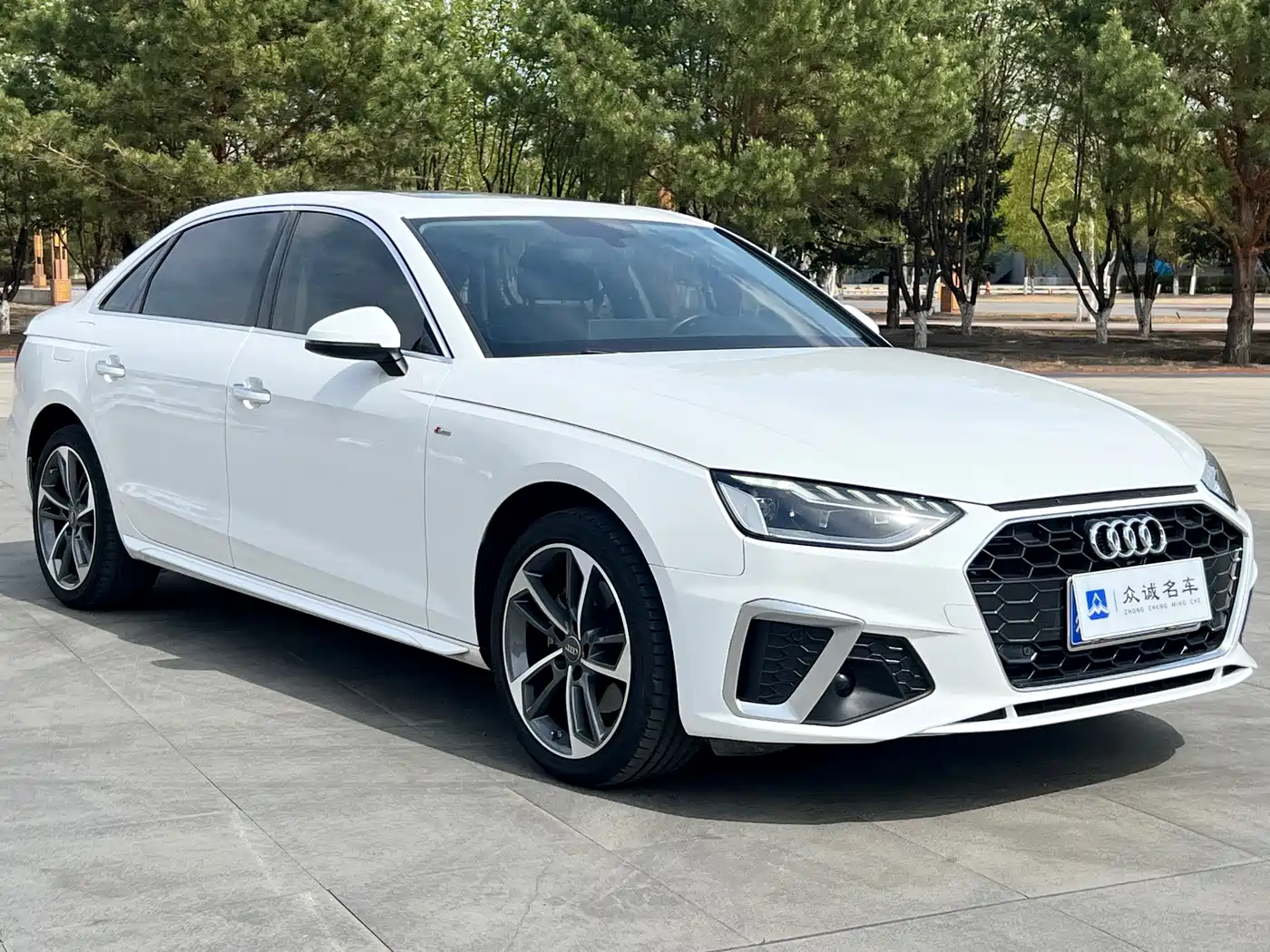Audi A4L 2020 40 TFSI Fashion Dynamic Edition фото 3