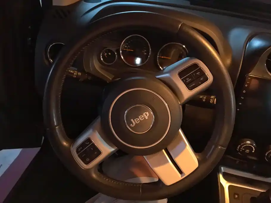 Jeep Compass (Import) 2014 2014 2.4L 4WD Serpentine Collector's Edition
