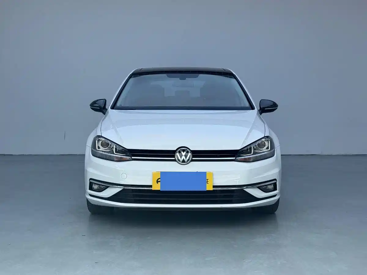 Volkswagen Golf 2020 Beloved Edition 280TSI DSG Comfort фото 2