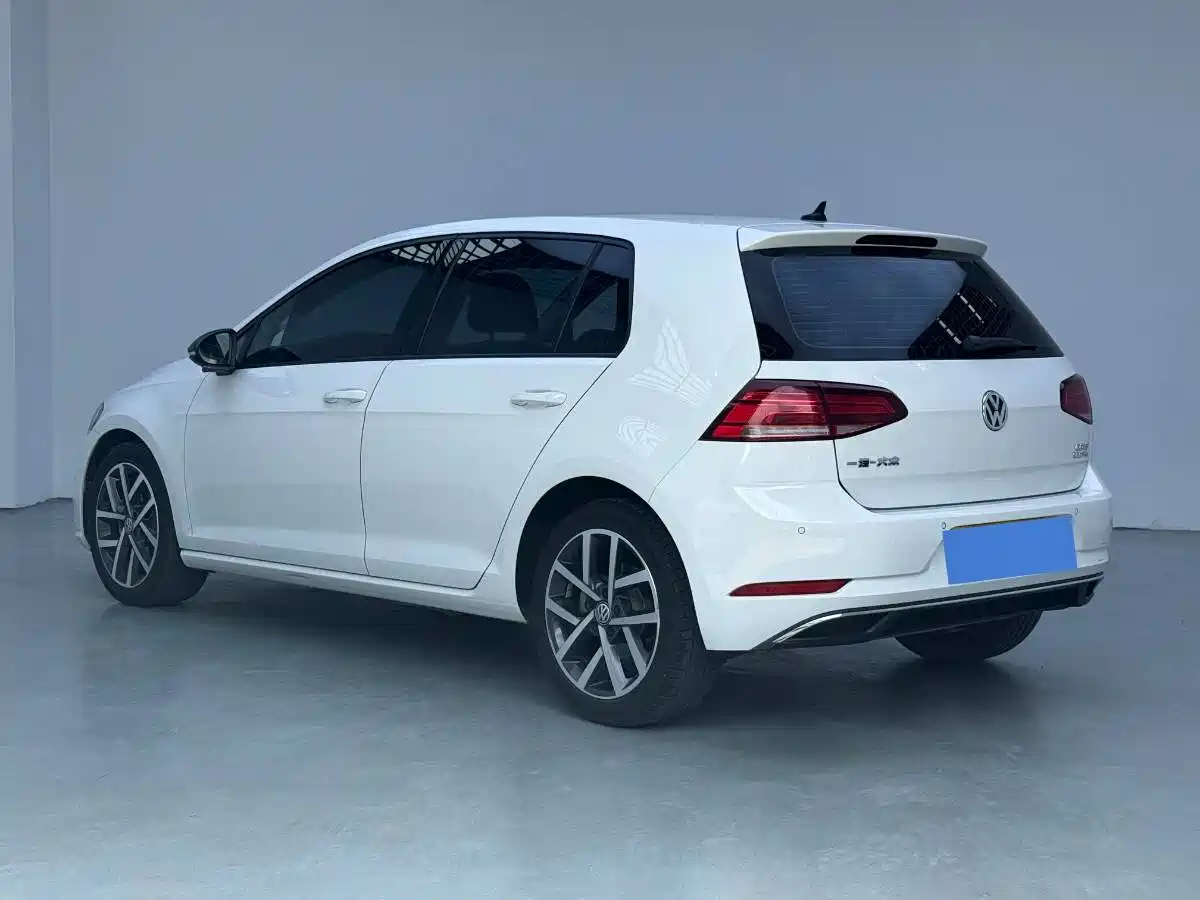 Volkswagen Golf 2020 Beloved Edition 280TSI DSG Comfort фото 6