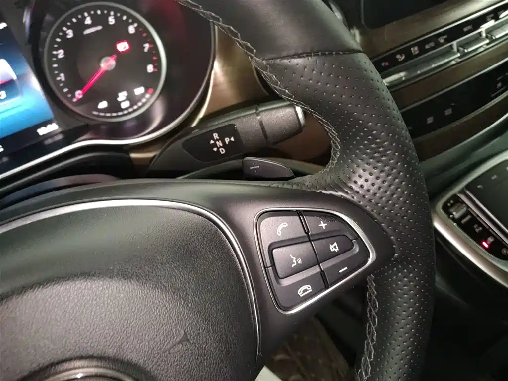 Mercedes-Benz V-Class 2020 Model V 260 L Long Wheelbase Luxury фото 14
