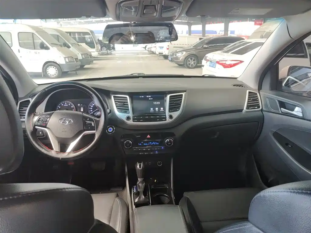 Hyundai Tucson 2015 1.6T Dual Clutch 2WD Smart фото 6