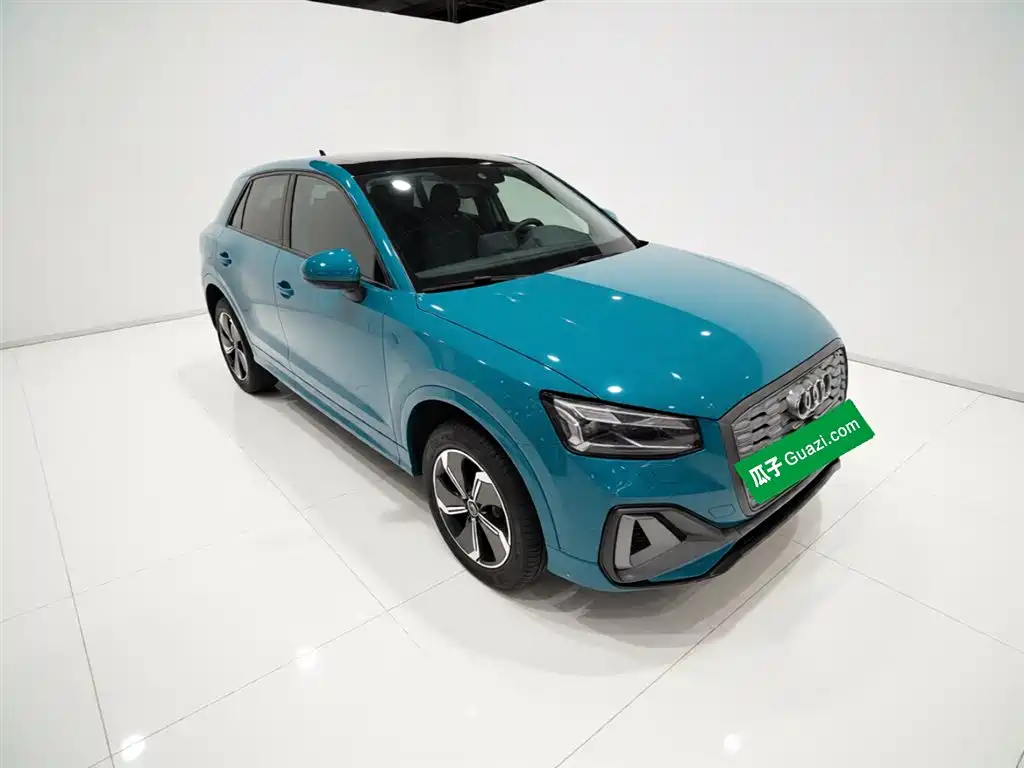 AUDI Q2L E-TRON