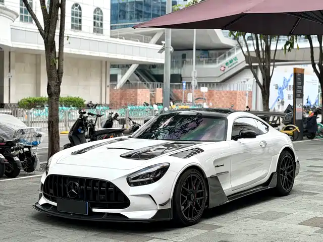 MERCEDES-BENZ AMG GT