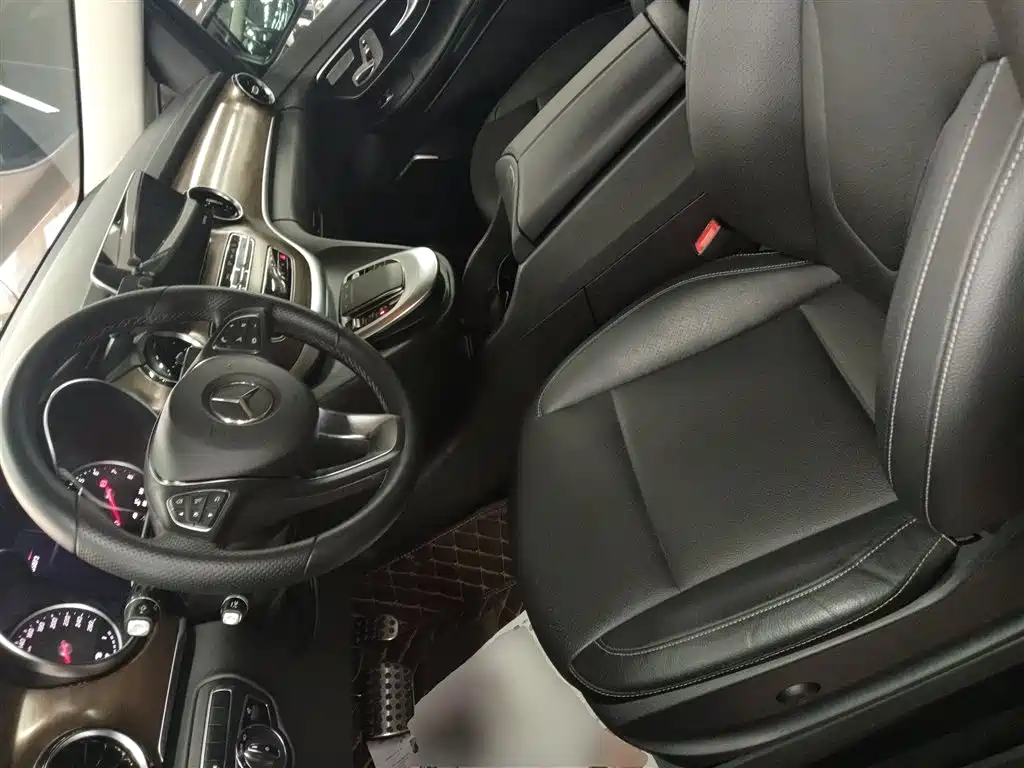 Mercedes-Benz V-Class 2020 Model V 260 L Long Wheelbase Luxury фото 15