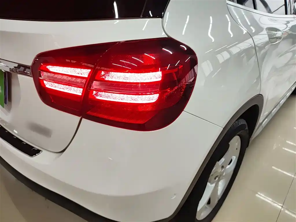 Mercedes-Benz GLA 2018 GLA 200 Dynamic фото 24