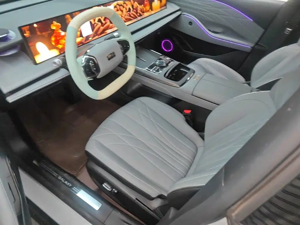 Geely Galaxy Galaxy E8 2025 2025 575km Voyage Smart Drive Edition