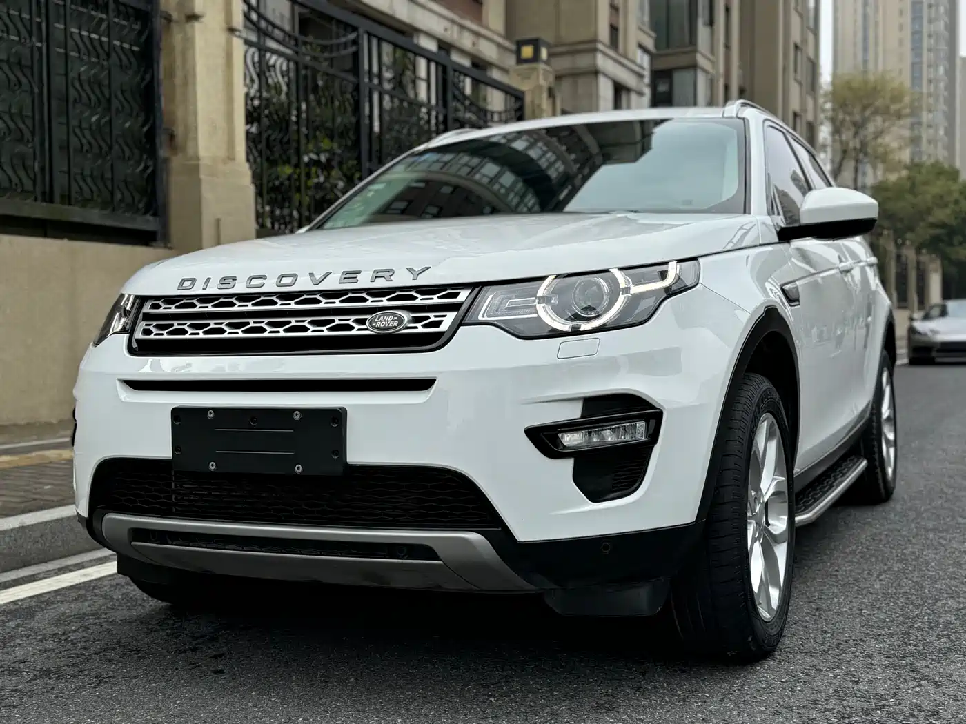 Land Rover Discovery Sport 2017 2.0T HSE фото 10