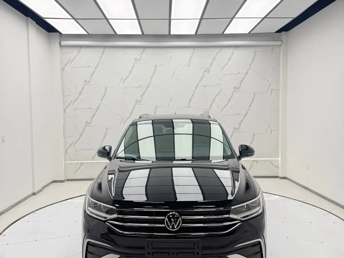 Volkswagen Tiguan L 2023 280TSI 2WD Trend Limited Edition фото 2